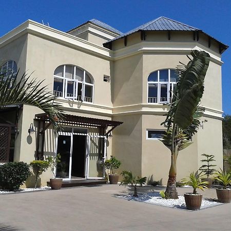 Villa Narmada Grand Baie Exteriör bild