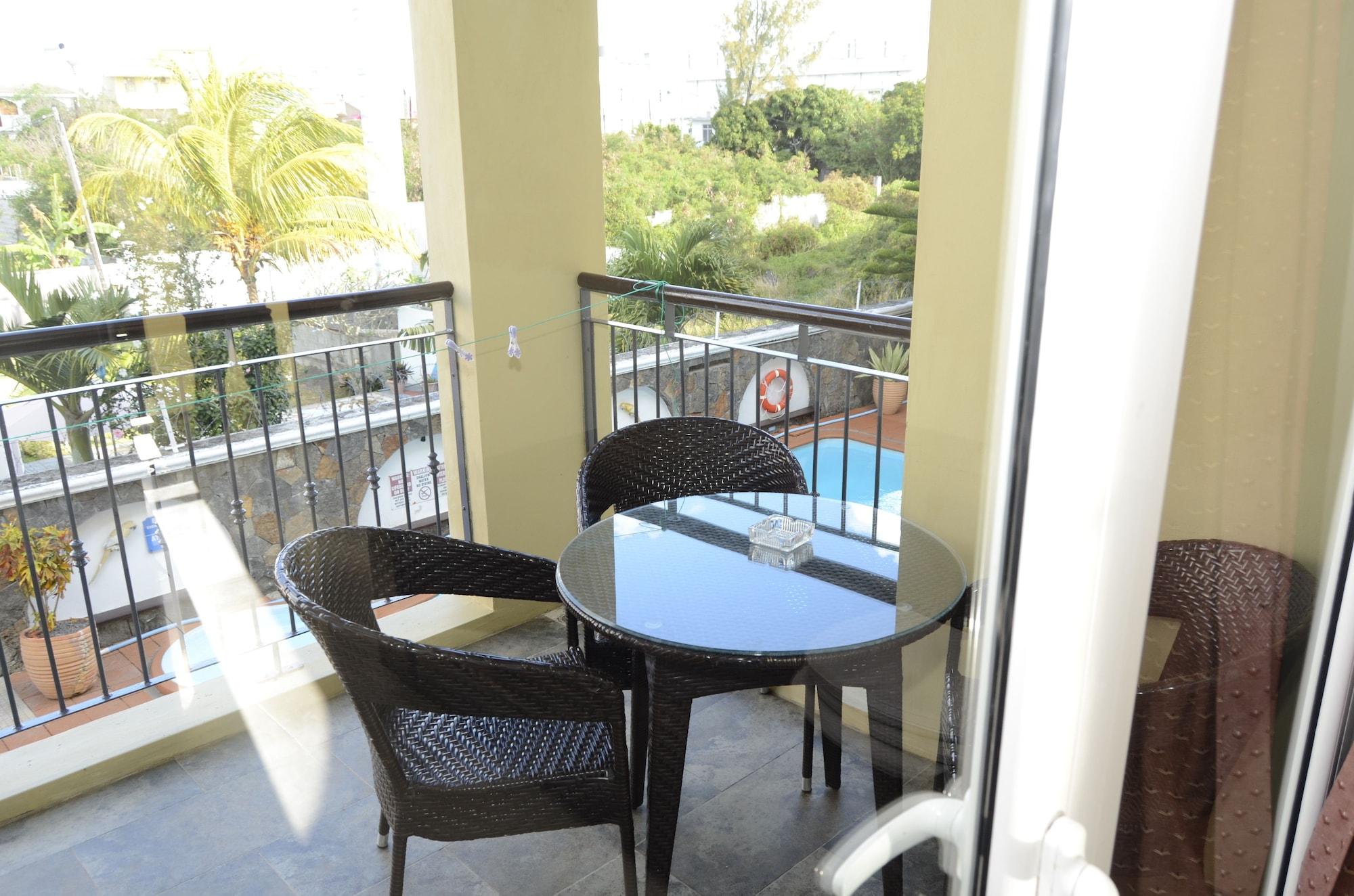 Villa Narmada Grand Baie Exteriör bild
